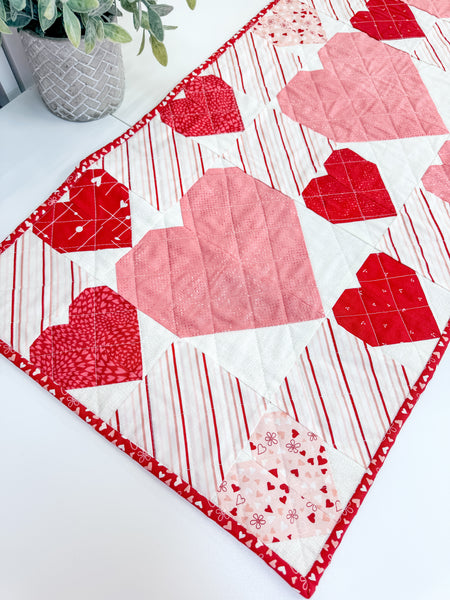 Happy Hearts Table Runner Pattern | PDF - The little Green Bean