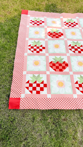 Strawberry fields quilt pattern| digital pattern - The little Green Bean