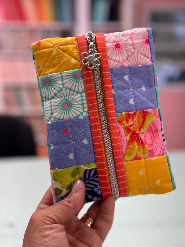 Quilted patchwork mini pouch | PDF