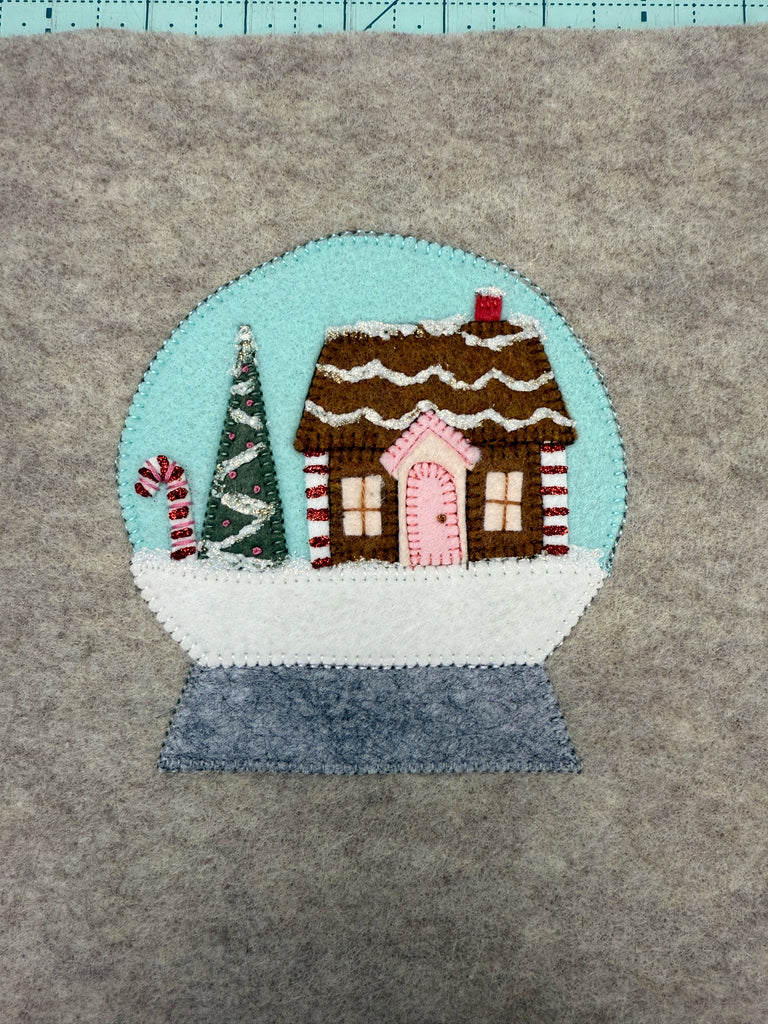 Snow globe felt applique |Gingerbread