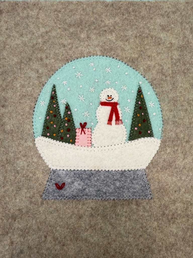 Snow globe felt applique | Snowman