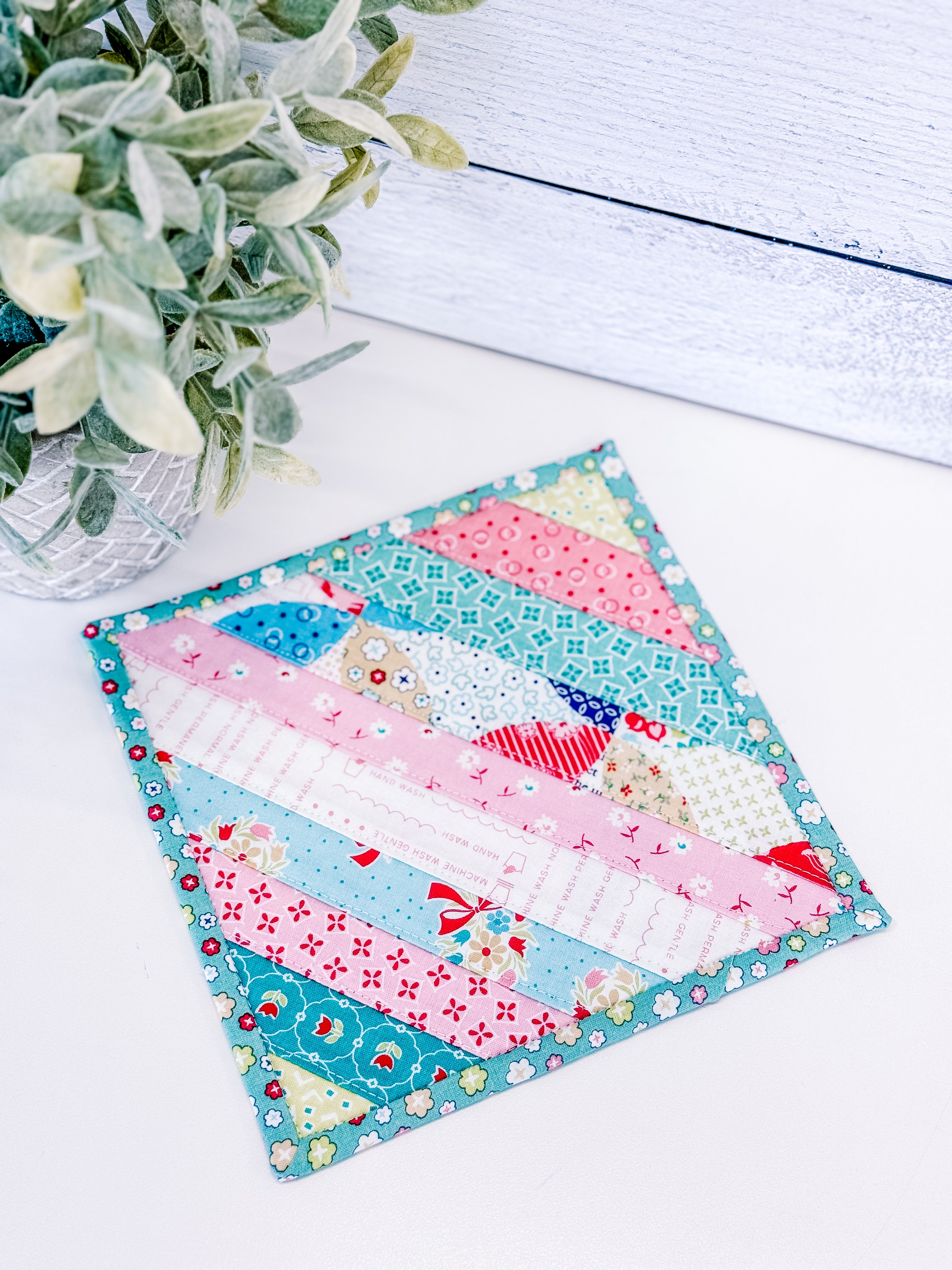 Quilt as you go mug rug pattern | PDF - The little Green Bean