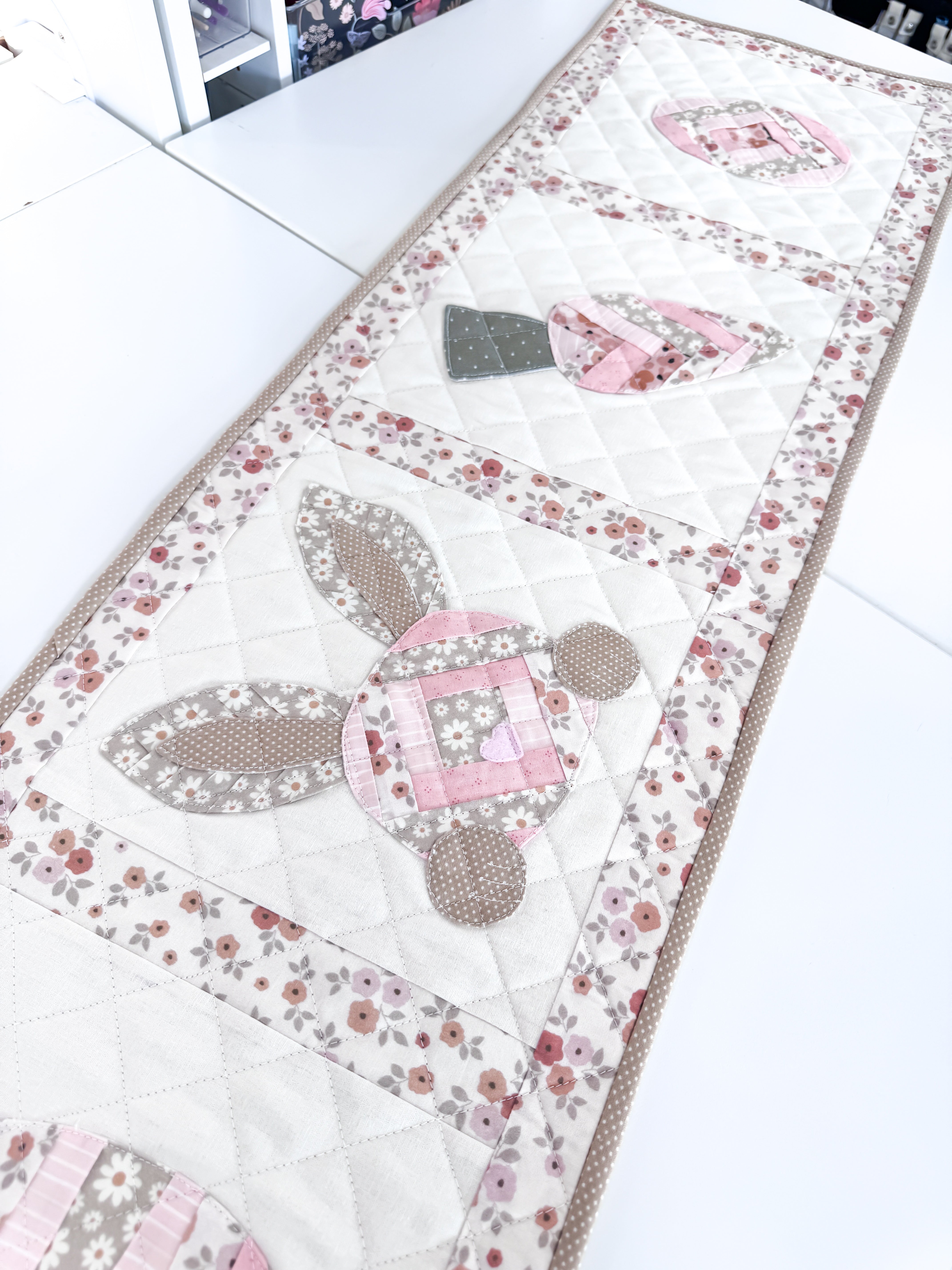 Easter Table Runner Pattern Easter Applique & Table Runner pattern | PDF - The little Green Bean