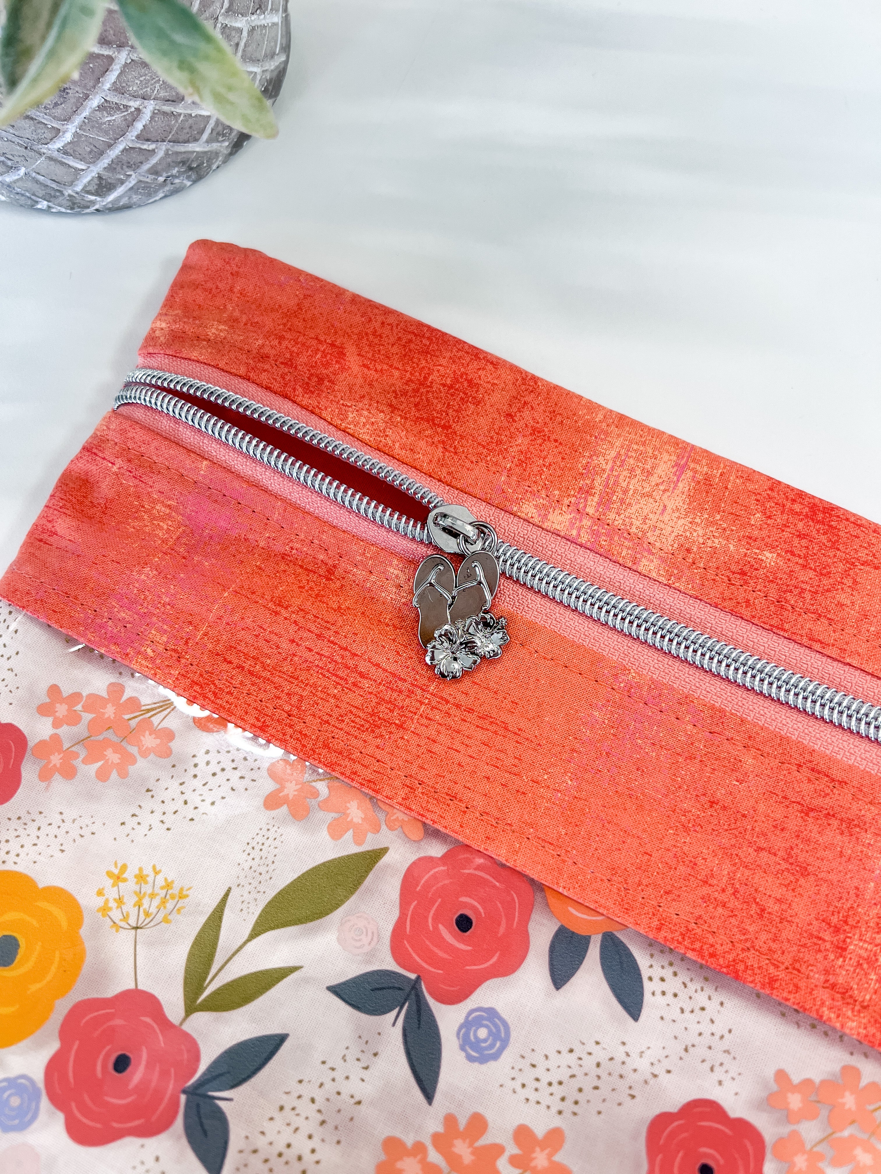 Quick and Easy Vinyl Pencil Bags