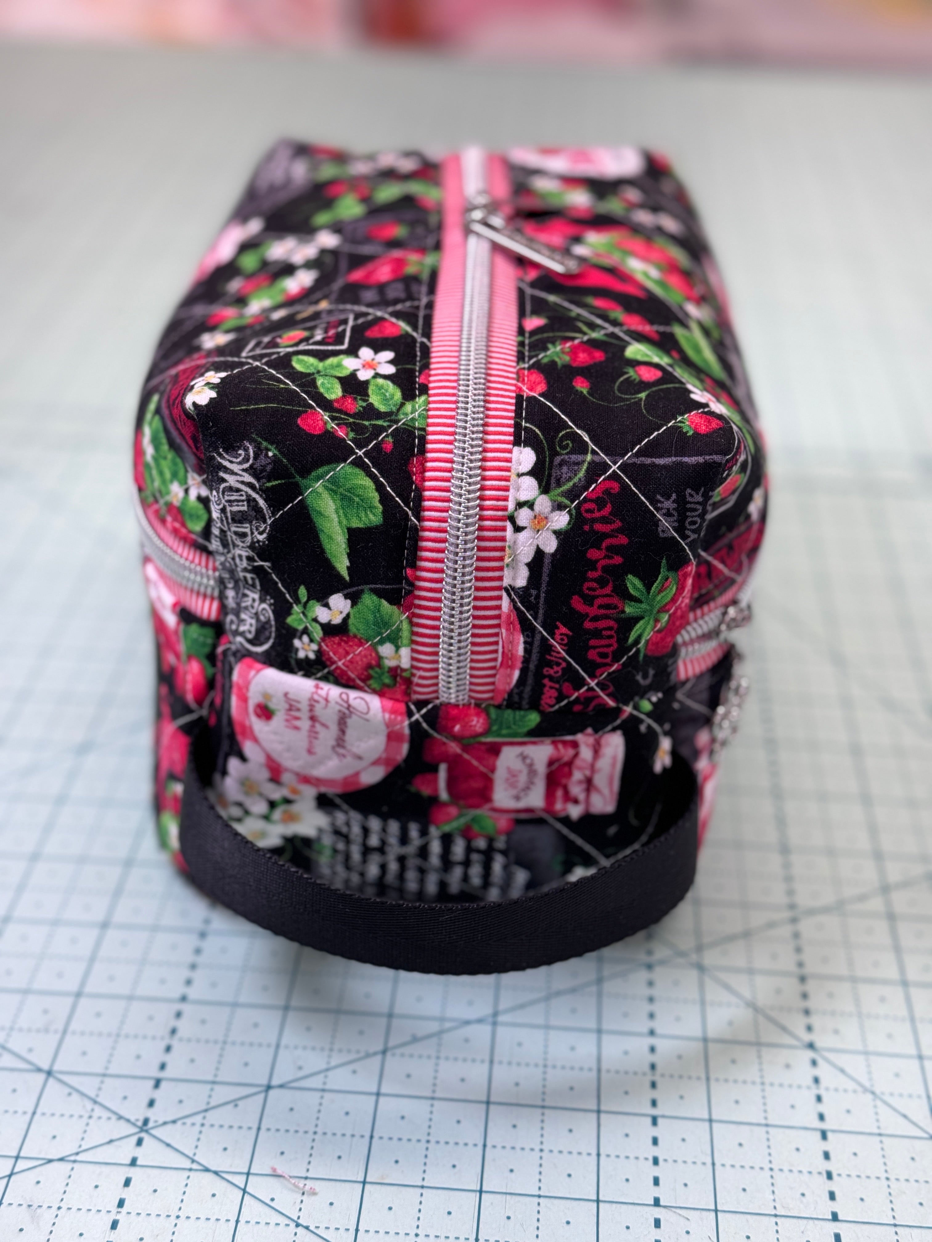 Boxy Zipper Pouch PDF Pattern | Digital Download - The little Green Bean