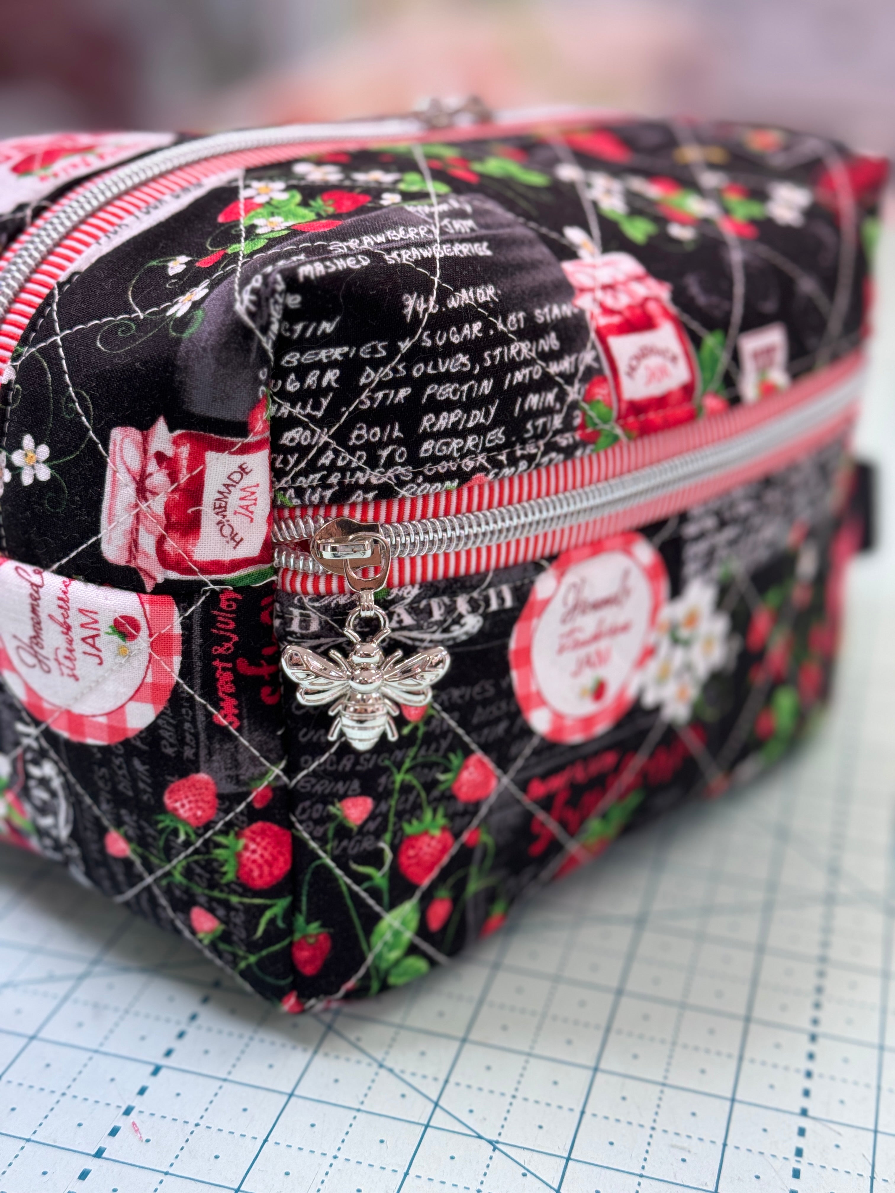 Boxy Zipper Pouch PDF Pattern | Digital Download - The little Green Bean