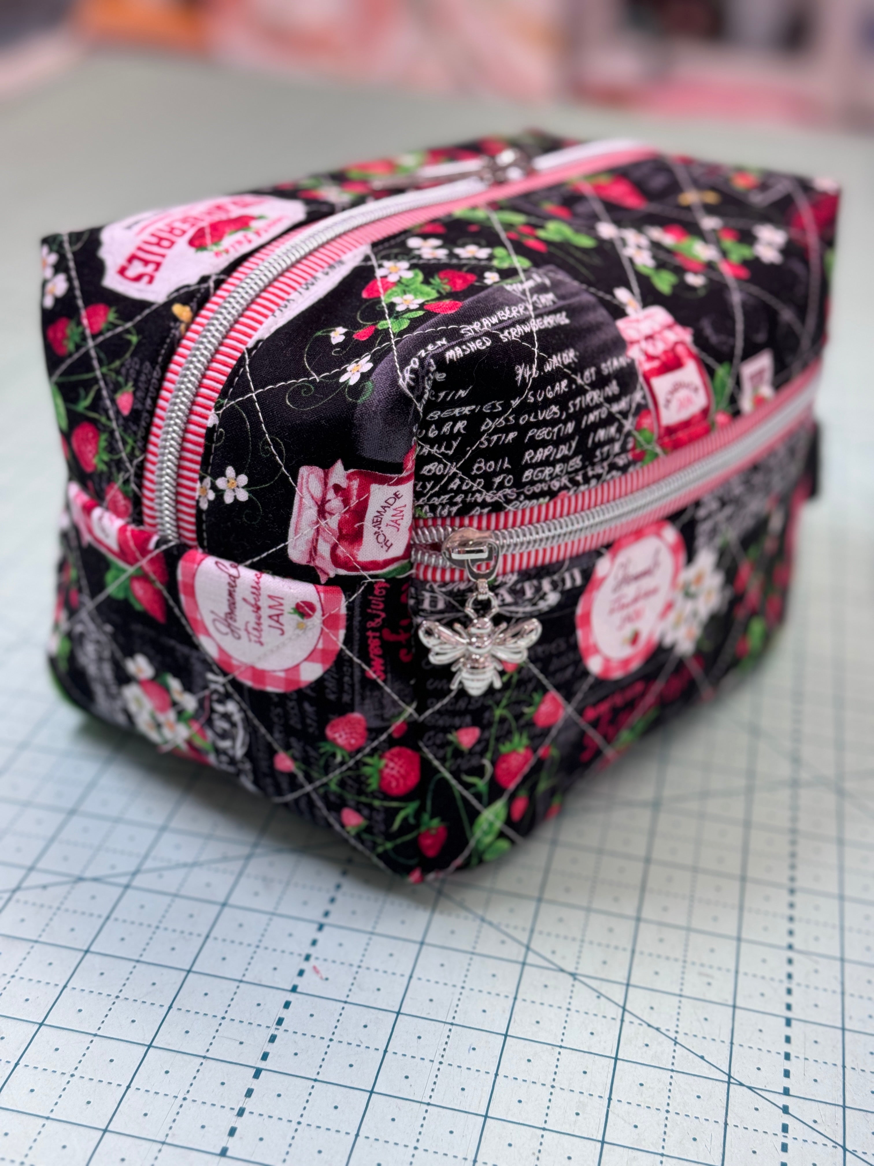 Boxy Zipper Pouch PDF Pattern | Digital Download - The little Green Bean