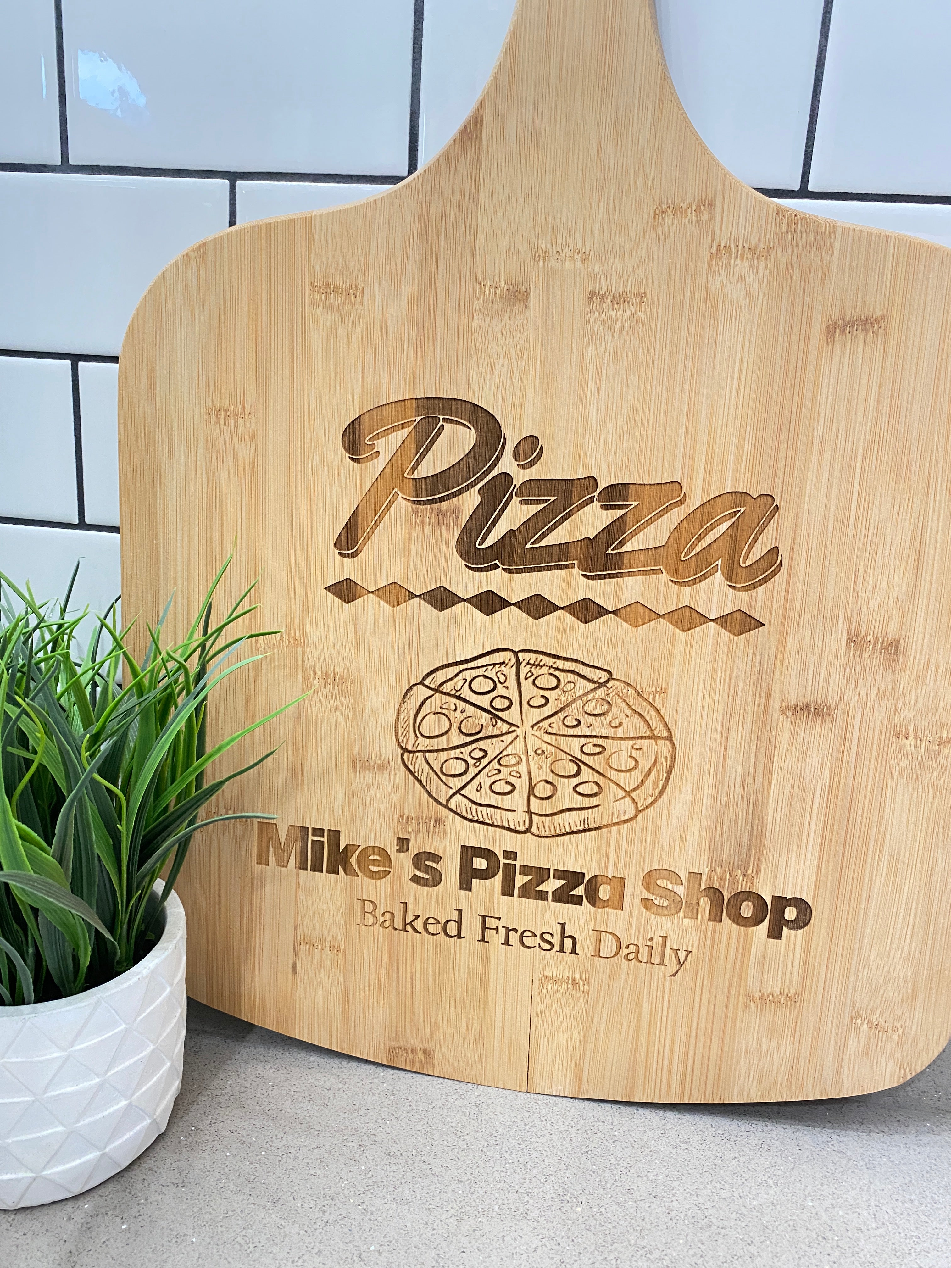 Personalized Pizza Board - The little Green Bean