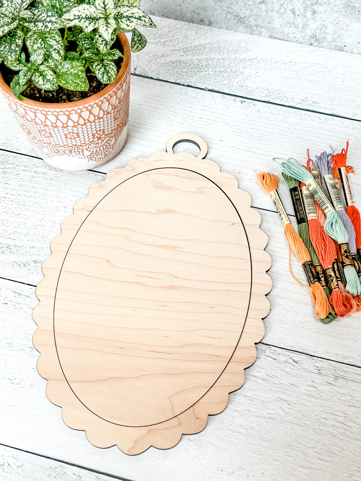 Embroidery  Frame | Oval Scalloped